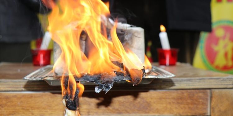 İzmir’de Hızır lokmaları paylaşıldı