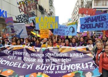 İzmir 8 Mart: Kapitalizme karşı buradayız