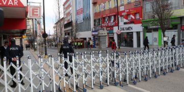 Koronavirüse karşı yeni tedbirler yeterli mi?