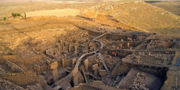 Göbeklitepe yakınında 11 tepe bulundu