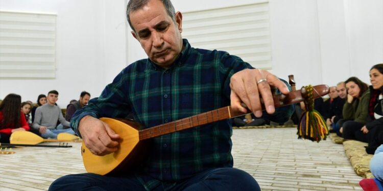 Aşık Dertli Divani’den notlar…