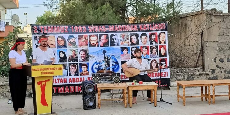 Diyarbakır Cemevi’nde Sivas anması