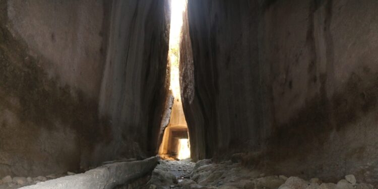 Titus Tüneli ucubelerin gölgesinde