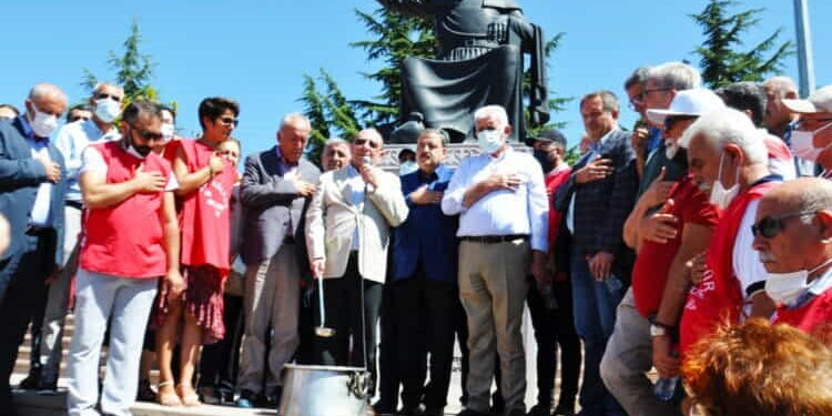Muharrem ayında 12 bin kişilik Aşure lokması