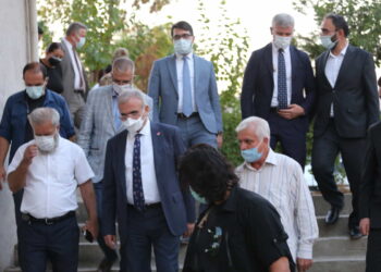 Cemevlerinde devlet erkanı ağırlamada farklı yaklaşımlar