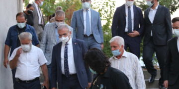 Cemevlerinde devlet erkanı ağırlamada farklı yaklaşımlar
