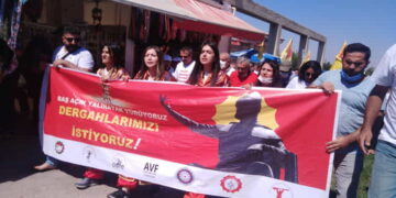 Alevilerden yalınayak yürüyüş