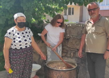 sivas'ta aşure paylaşımı