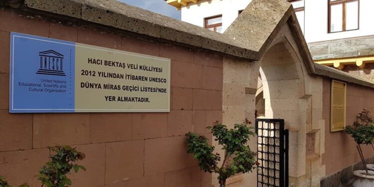 Alevi Derneklerinden “Külliye” tabelasına tepki