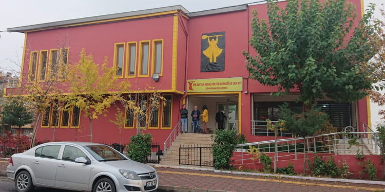 aleviler diyarbakır cemevi