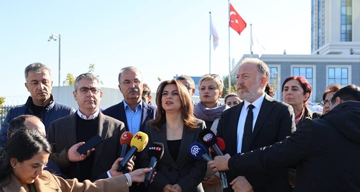 DEM Partililer Sağlık Bakanlığı önünde seslendi: Yenidoğan çetesi” kanımızı dondurdu