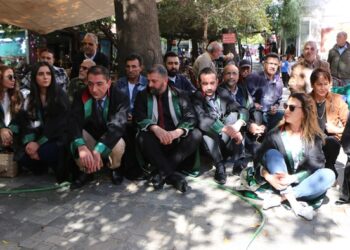 Avukatlardan Dersim’de cübbeli yürüyüş