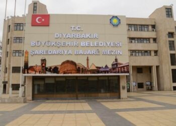 Diyarbakır Surlarına yapılan korkuluklara belediyeden açıklama