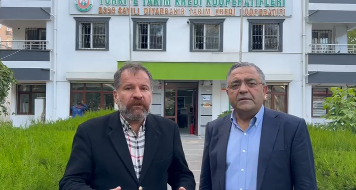 Diyarbakır Tarım Kredi önünden seslendiler: Çiftçi şimdi ekim yapamayacaksa, ne zaman yapacak?