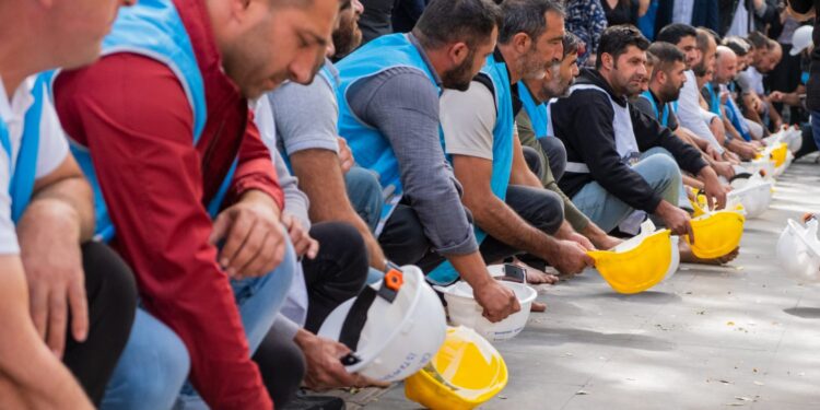 Fernas işçilerine polis engeli