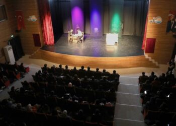 ‘Haylo Dîsa Tevlîhev Bû’ oyunu büyük beğeni topladı