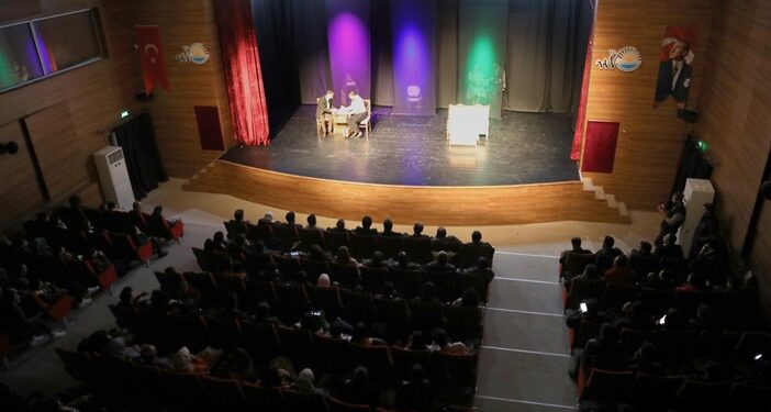 ‘Haylo Dîsa Tevlîhev Bû’ oyunu büyük beğeni topladı