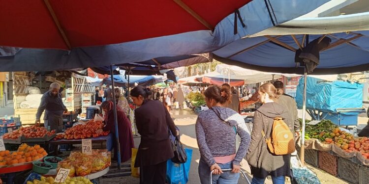 Diyarbakır’da Pazar fiyatları uçuşta: Salatalık Muz’u solladı