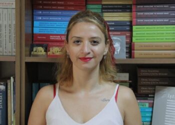 Gazeteci Pınar Gayıp gözaltına alındı