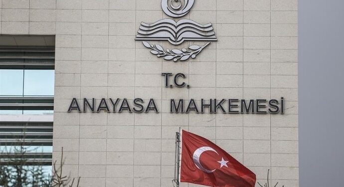 Tutukluların aileleriyle görüşmelerinin dinlenmesinde AYM’den ihlal kararı