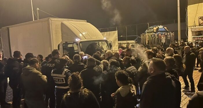 Dersim ve Ovacık belediyelerine kayyum atamaları protesto ediliyor