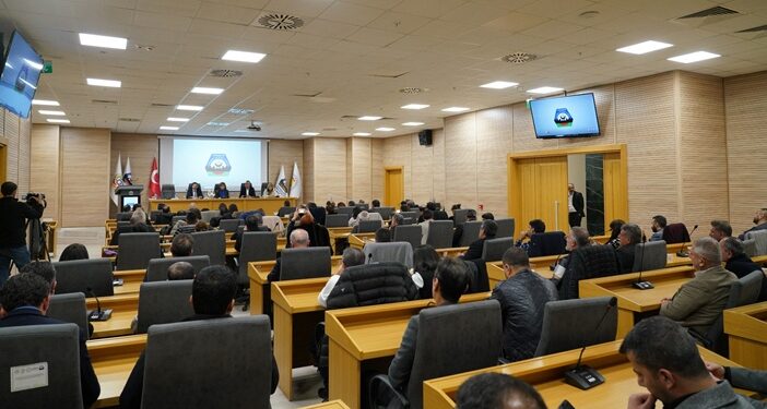 Diyarbakır Eş Başkanları DTSO toplantısında