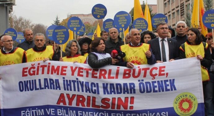 Eğitim Sen Bakanlık önünden seslendi: Eğitim bütçesi 2 katına çıkarılsın