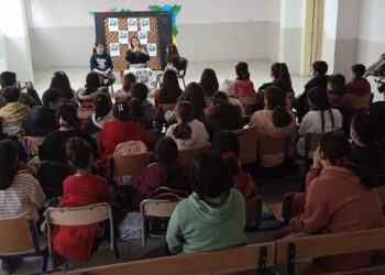 Ressam Esengül Bozdağ Alan öğrencilerle buluştu