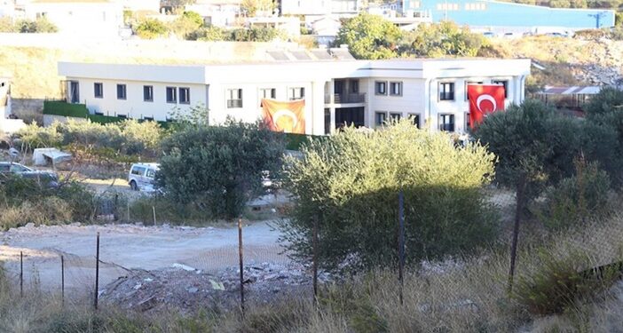 Alevi köyüne yapılan kaçak tarikat yurdu hala yıkılamadı!