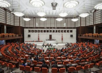 İktidardan geri adım: ‘Etki ajanlığı’ kanun teklifinden çıkarıldı