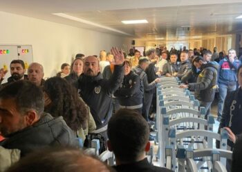 Narin Güran davasının ilk duruşmasında bariyerler Adliye koridoruna girdi