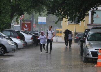 Meteorolojiden yağış uyarısı: 2 ilde kar var