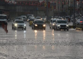 Meteoroloji uyardı: Gök gürültülü sağanak geliyor