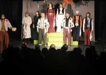 Batman’da Kürtçe oyunlar kapalı gişe oynuyor