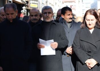 Van’da gözaltı protestosu