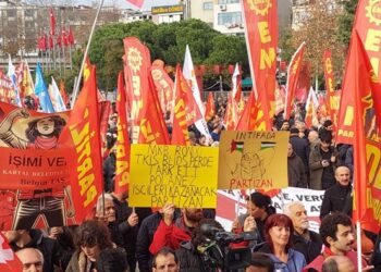 Kartal mitinginde kayyım tepkisi:  Seçimle alamadıkları belediyelere çöktüler