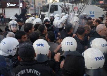 Kayyıma ‘belediyeyi boşalt’ dediği için tutuklanan genç serbest