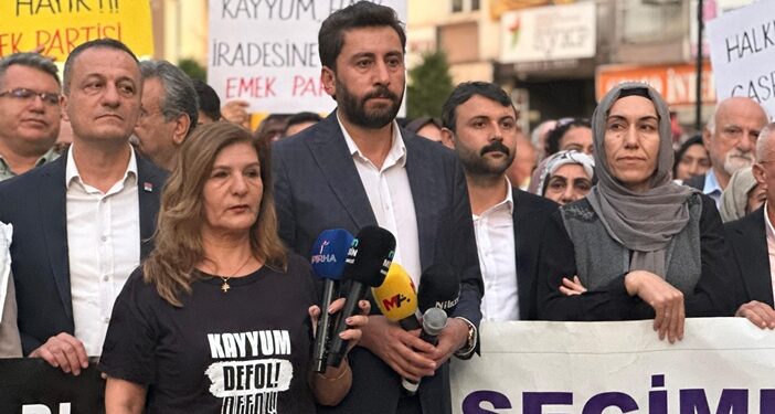 DEM Parti İl Eşbaşkanın da aralarından bulunduğu 6 kişi gözaltında
