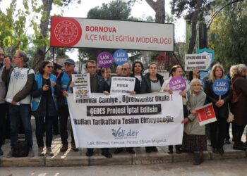 Öğrenci velilerinden din dersinin camide verilmek istenmesine protesto