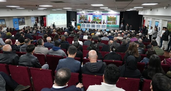 Diyarbakır eşbaşkanları yurttaşların sorularını yanıtladı