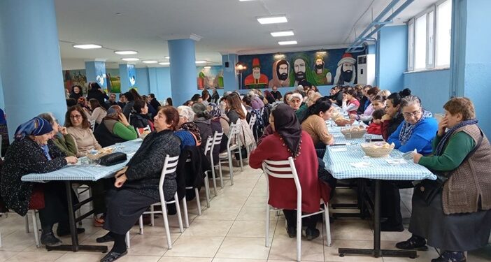 Gazi Cemevi’nde kadınlardan dayanışma kahvaltısı