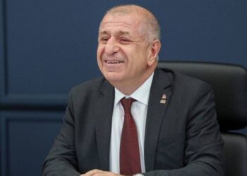 Gözaltına alınan Ümit Özdağ İstanbul’a götürüldü