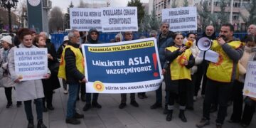 Eğitim Sen’den MEB önünden açıklama