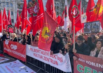 Almanya’da “Suriye’de Alevi Katliamı’na Dur De!” mitingi