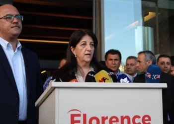 Öcalan’dan Sırrı Süreyya Önder’e: Olumsuzlukları derinleşmeden olumluya dönüştürebiliyor