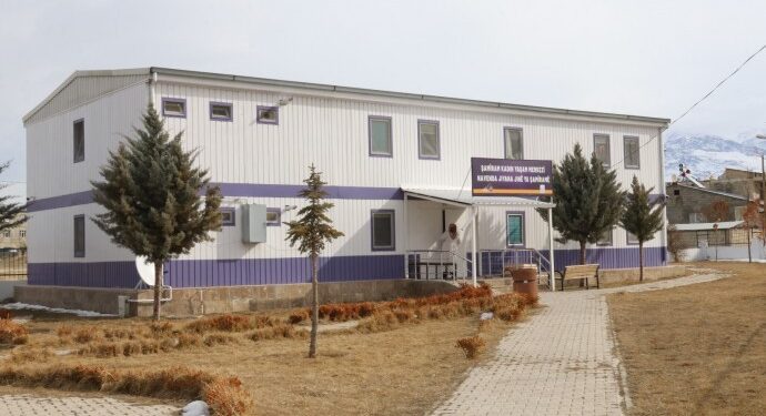 Kayyım, kadın merkezinin boşaltılmasını istedi