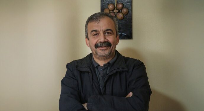 Sırrı Süreyya Önder kimdir?