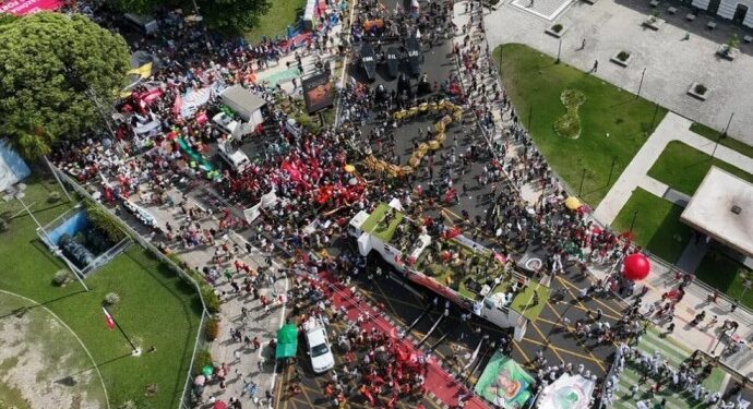 Brezilya’da iklim adaleti yürüyüşü