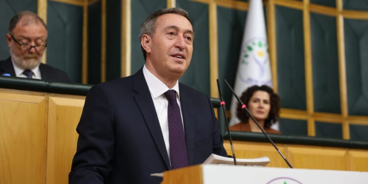 Tuncer Bakırhan: Yüz yıllık bir meselenin çözümü konusunda ciddi olmak gerekiyor