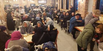 Garip Dede Dergahı’nda Hızır lokmaları pay edildi